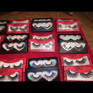 I am selling false eye lashes 8.00$